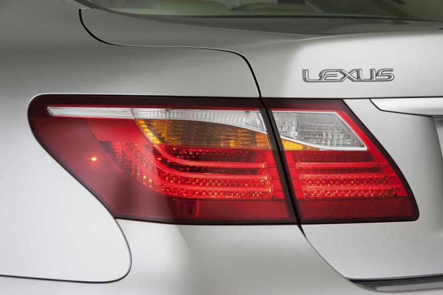  Lexus LS460L 2010 года  (фото 15 из 28)